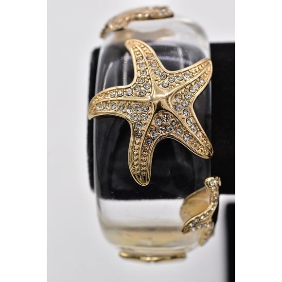 Vintage Clear Lucite Hinged Bangle Bracelet Gold Starfish Mermaid Chunky Bin4 - Picture 1 of 12
